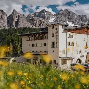 ホテル Passo Tre Croci Cortina, コルティーナ・ダンペッツォ